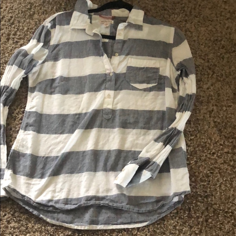 Half Button Up. - image 1